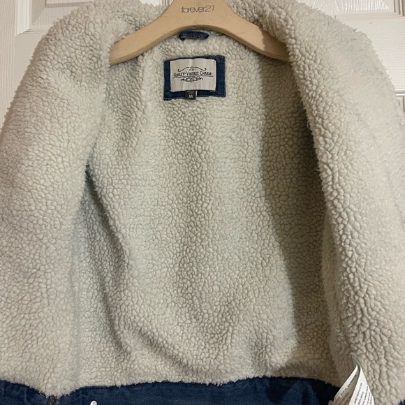 Ashley Vintage Charm Fur lined Jean Jacket. Women’s Medium - Picture 3 of 15